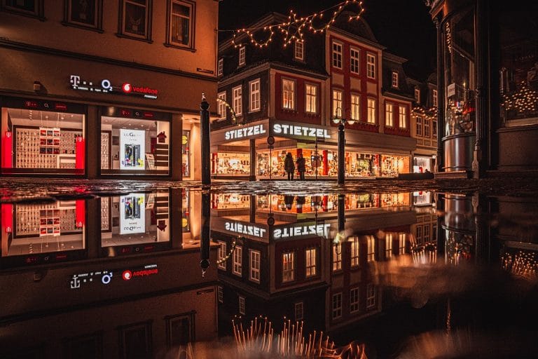 shops-5992277_1280